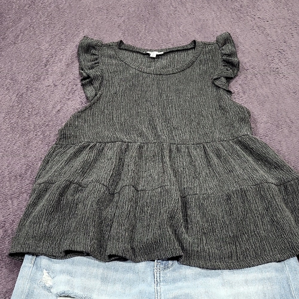 Rabbit Rose Top - Picture 2 of 4